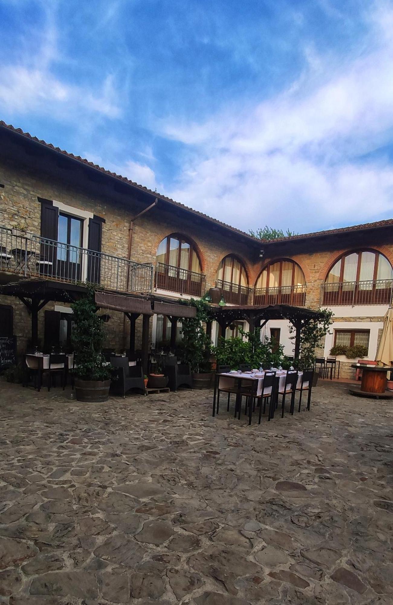 Agriturismo Tenuta San Giuseppe Cossano Belbo ภายนอก รูปภาพ