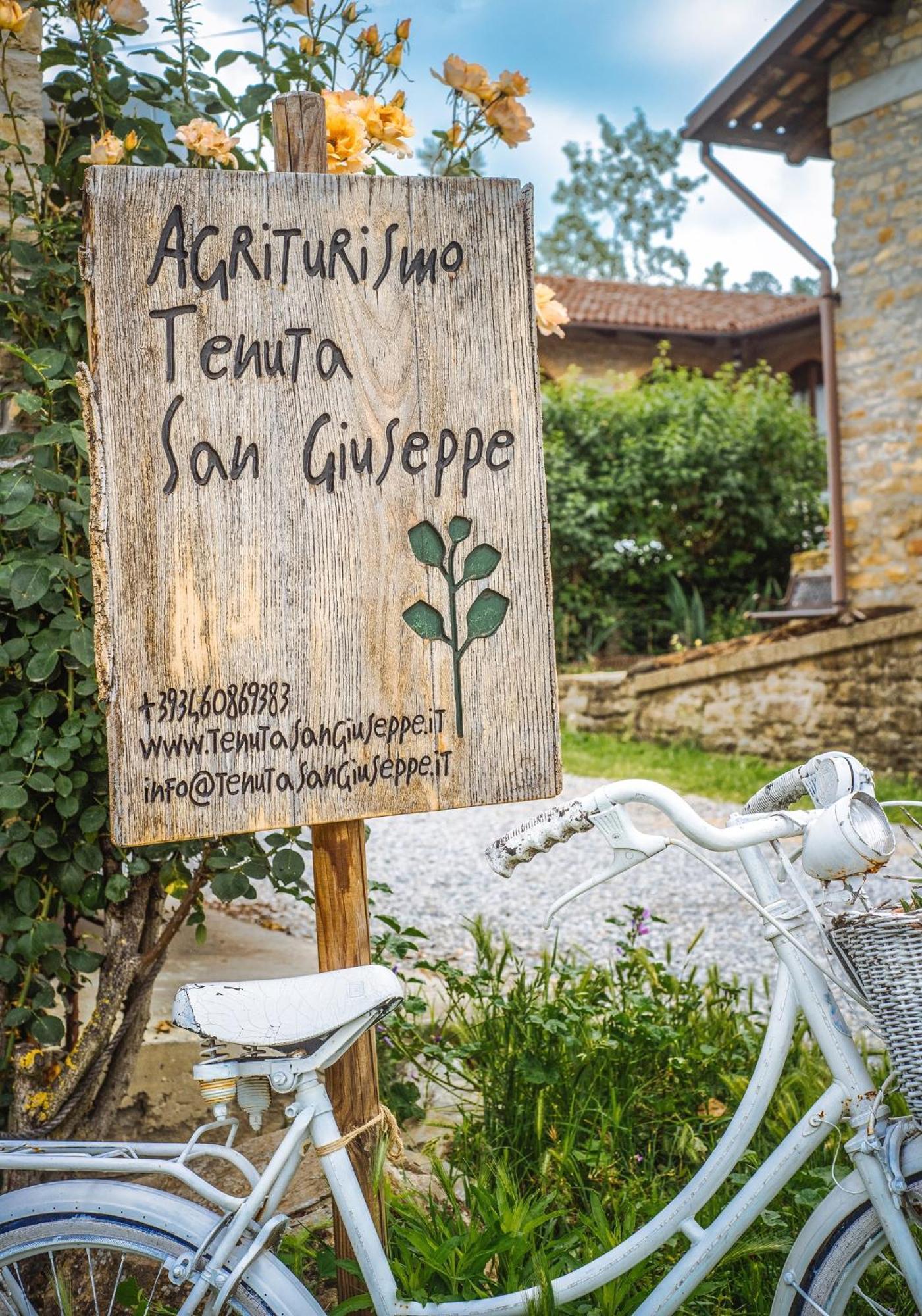 Agriturismo Tenuta San Giuseppe Cossano Belbo ภายนอก รูปภาพ