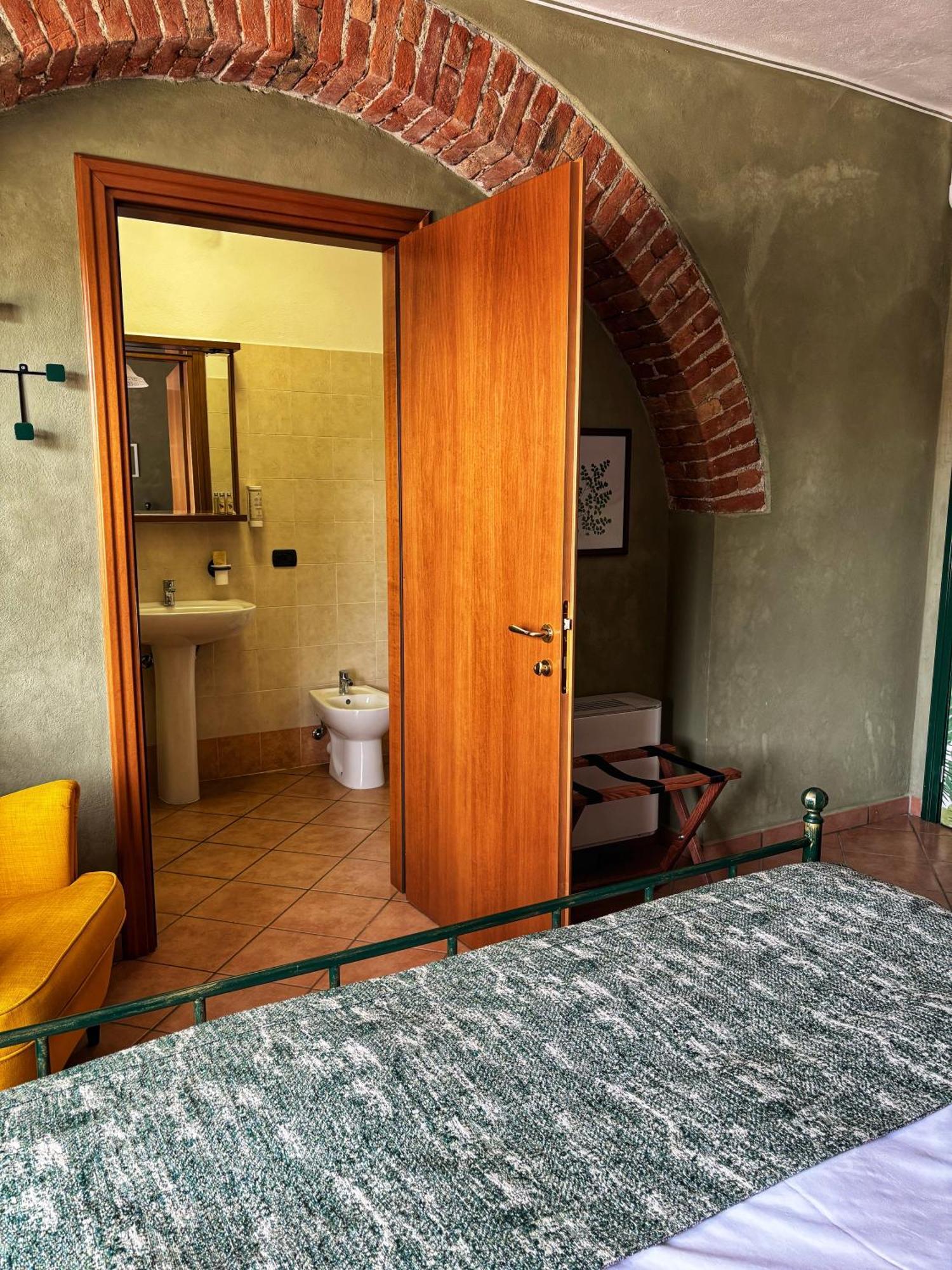 Agriturismo Tenuta San Giuseppe Cossano Belbo ภายนอก รูปภาพ